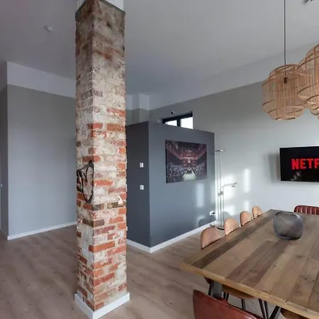 Phoenix Loft 6 High Speed Wifi Netflix Apartment